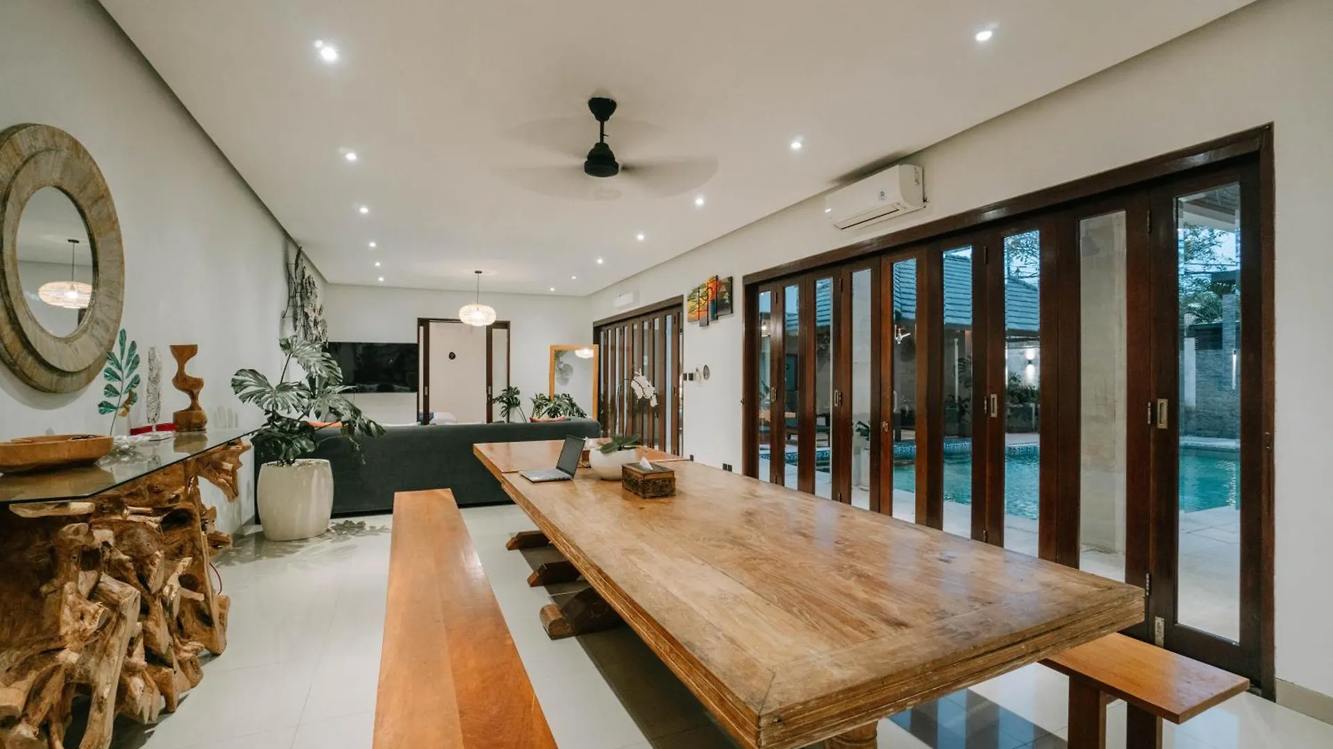 The Golden Serendipity Villa Seminyak  סמיניאק