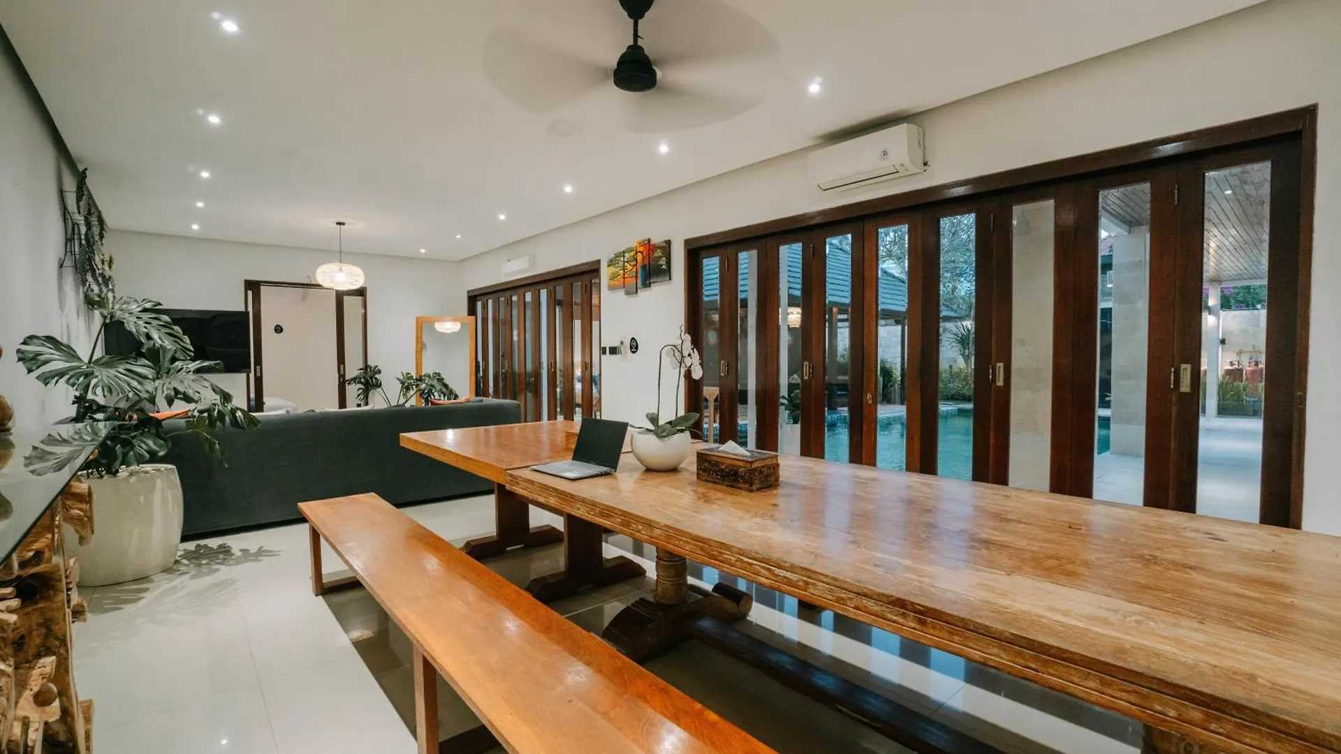 The Golden Serendipity Villa Seminyak אינדונזיה