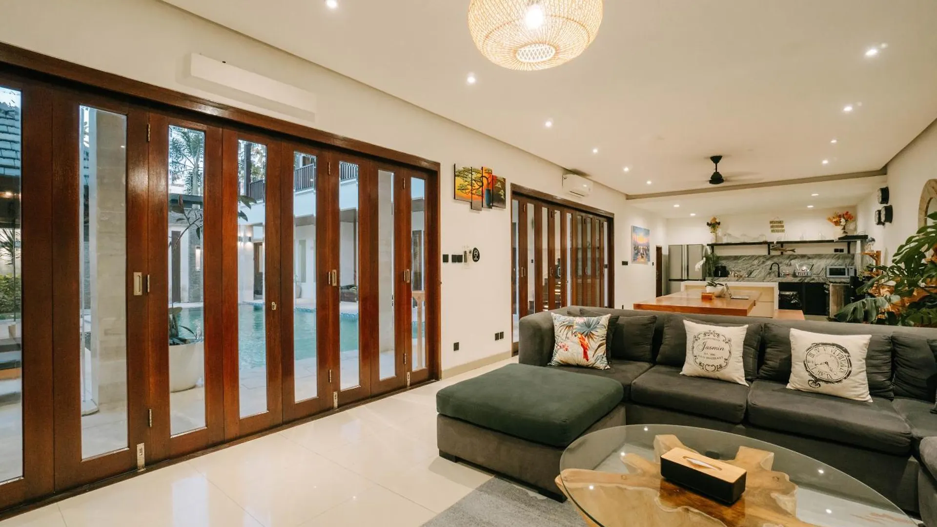 The Golden Serendipity Villa Seminyak