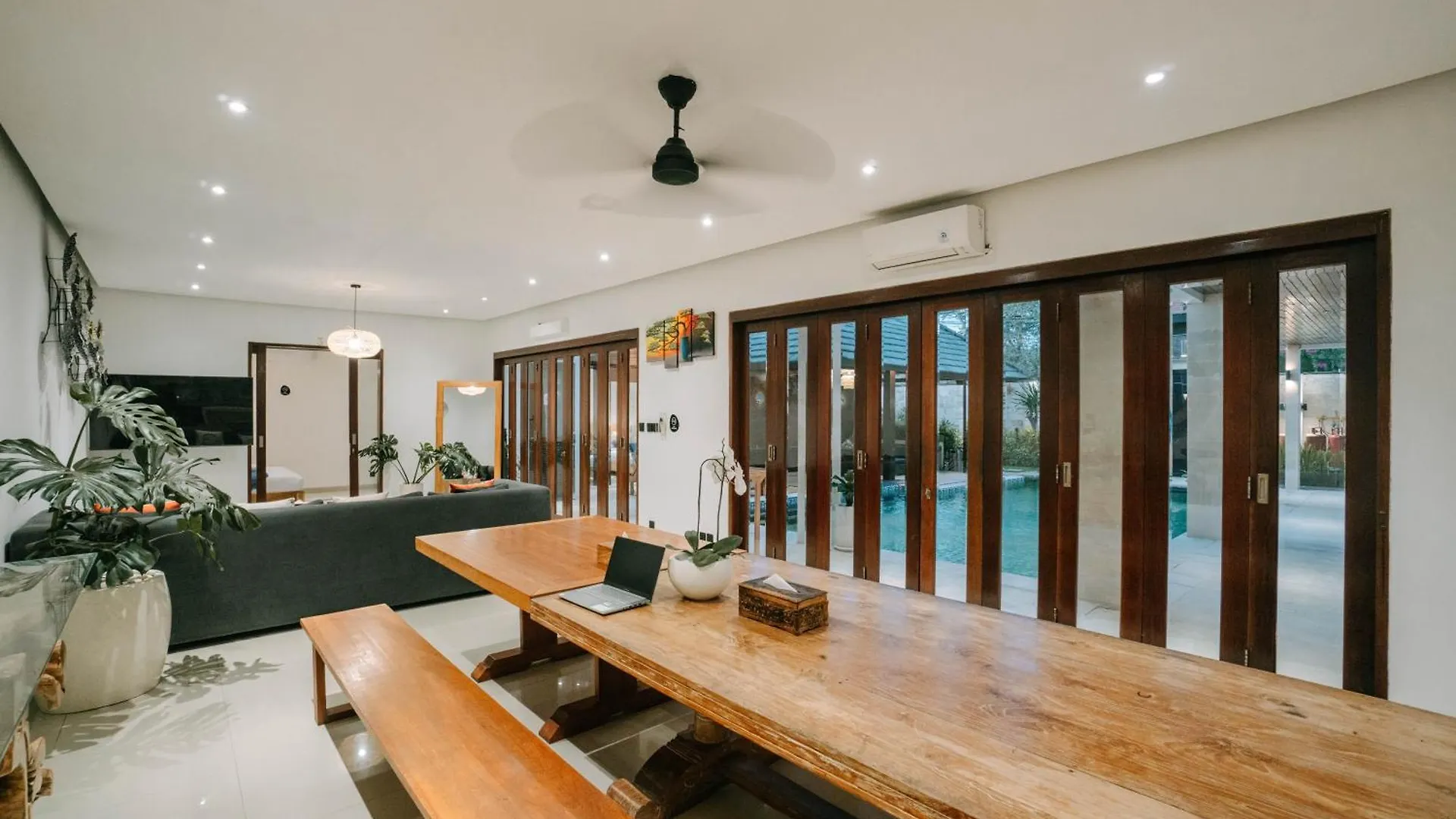 The Golden Serendipity Villa Seminyak  סמיניאק
