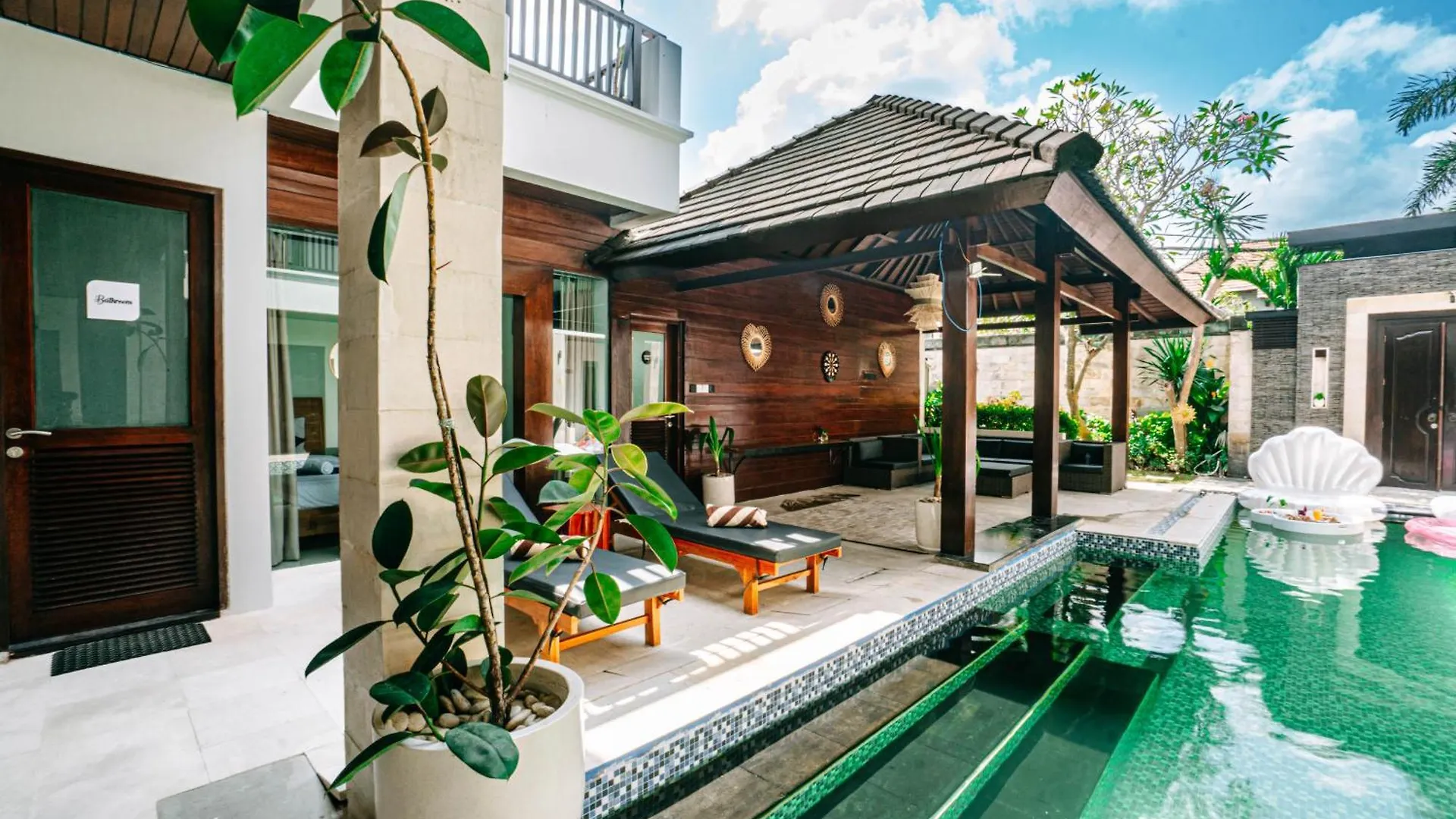 The Golden Serendipity Villa Seminyak