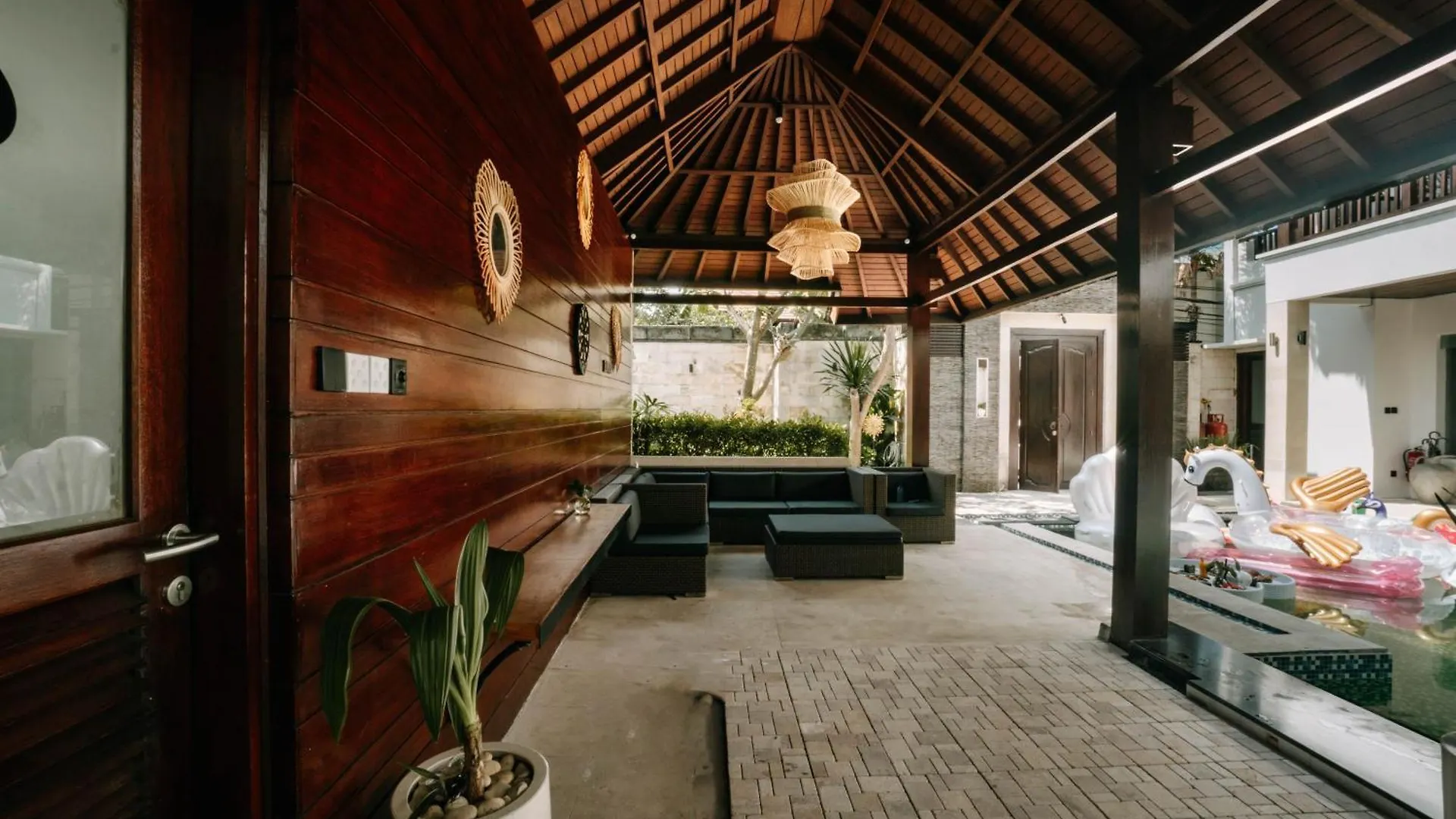 The Golden Serendipity Villa Seminyak