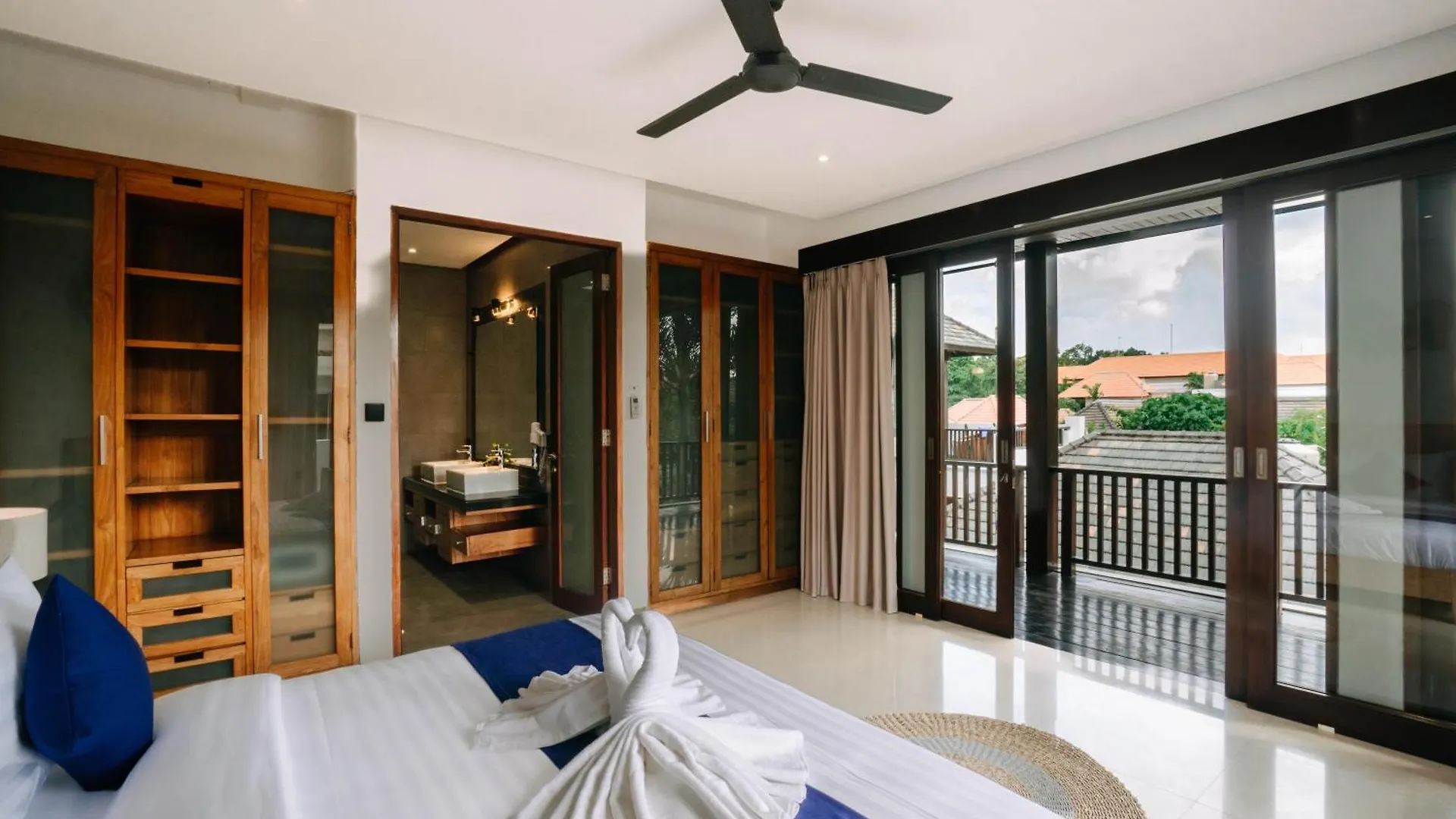 The Golden Serendipity Villa Seminyak