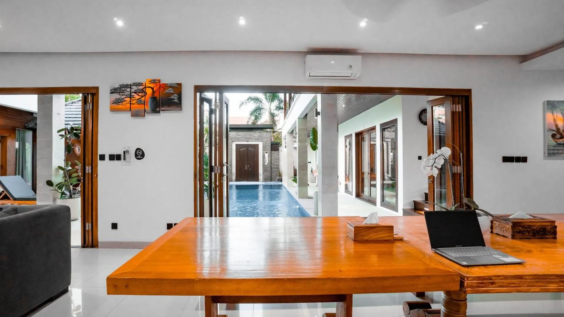 The Golden Serendipity Villa Seminyak Indonesia