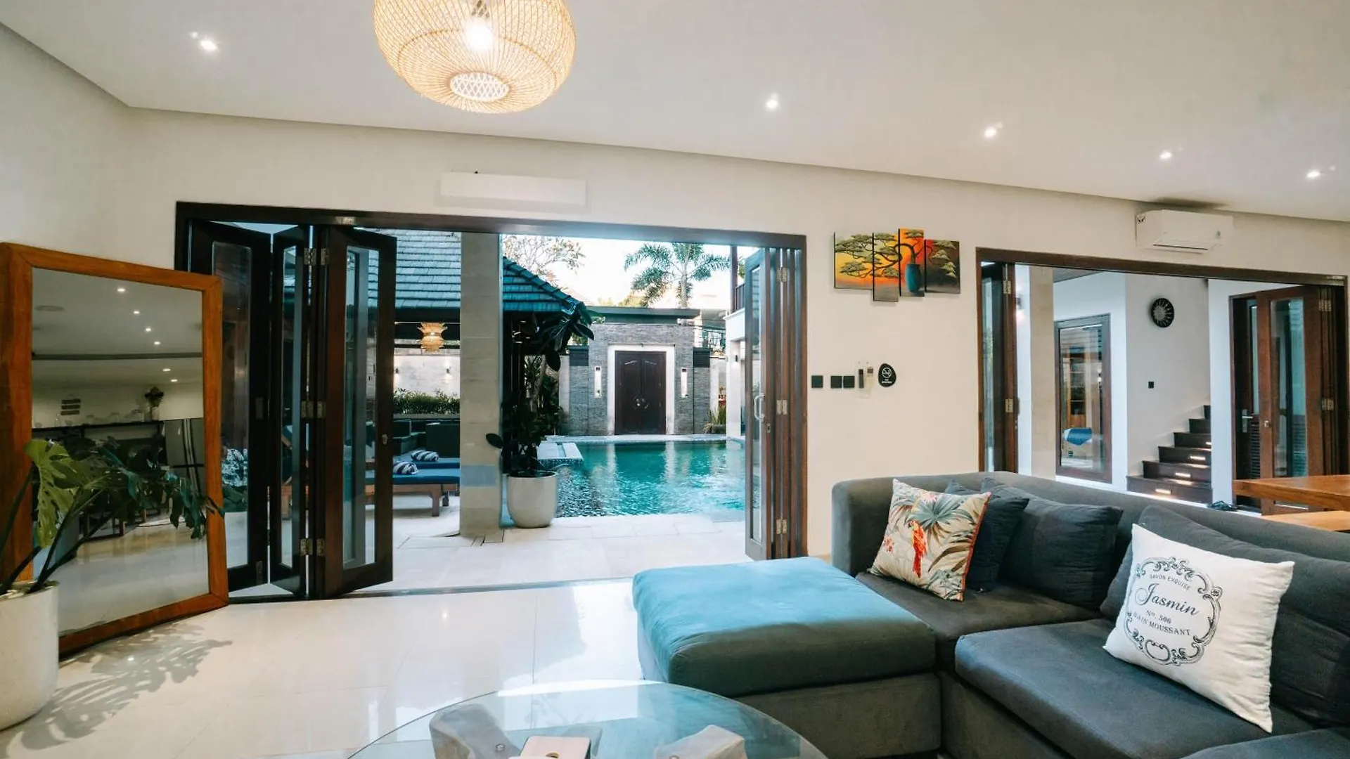 The Golden Serendipity Villa Seminyak Indonesia